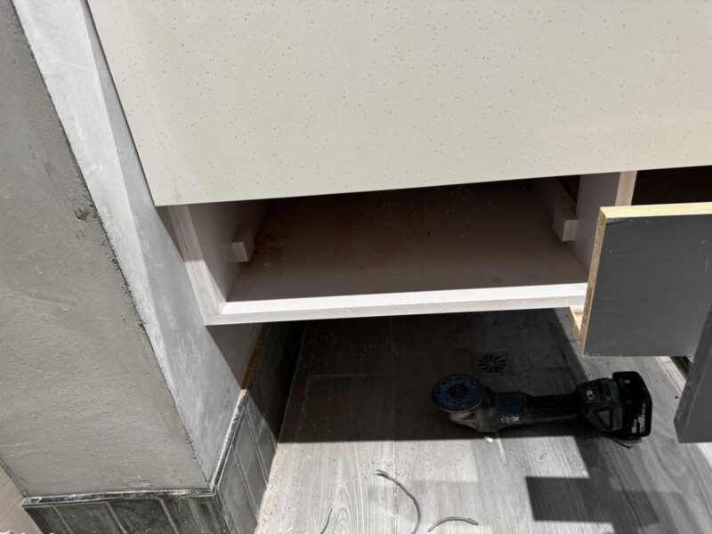 浴櫃抽屜面板包膜收邊細節